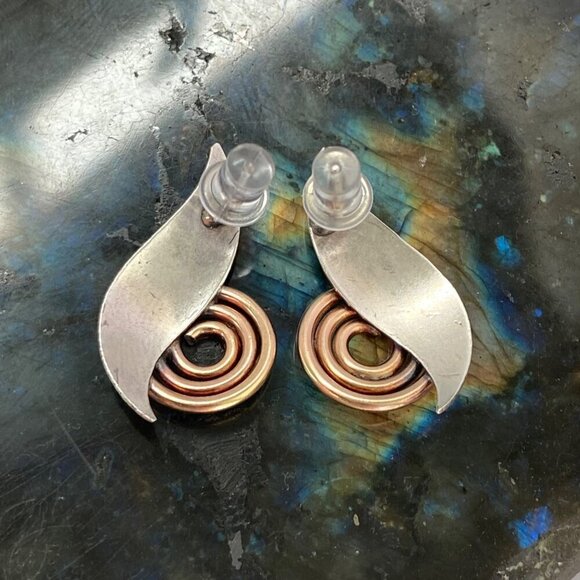 Artisan Textured Sterling Silver 925 Copper Mixed Metal Spiral Stud Earrings - Picture 8 of 16
